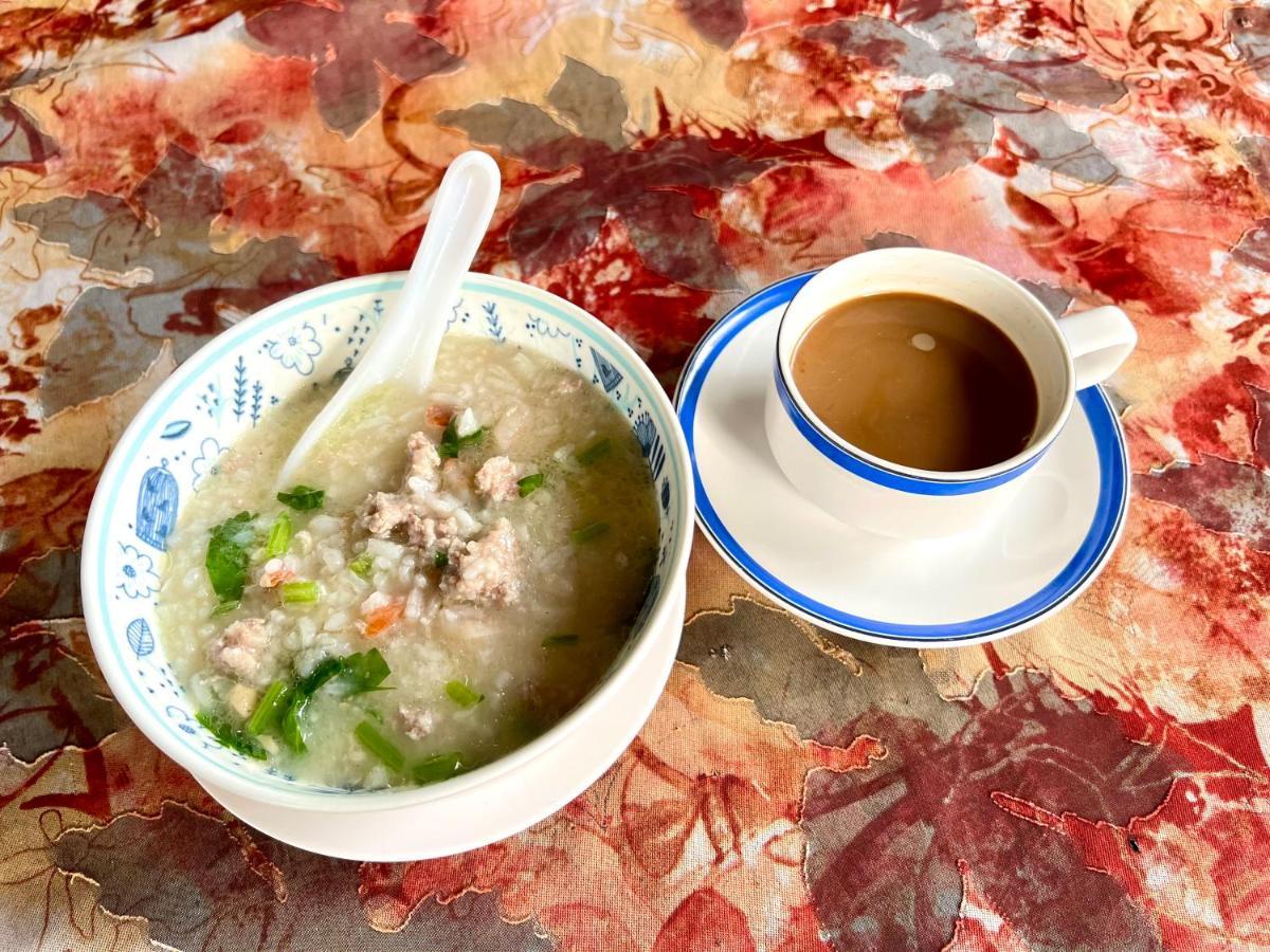 นพรัตน์การ์เด้นฮิลล์ Otel Uthai Thani Dış mekan fotoğraf