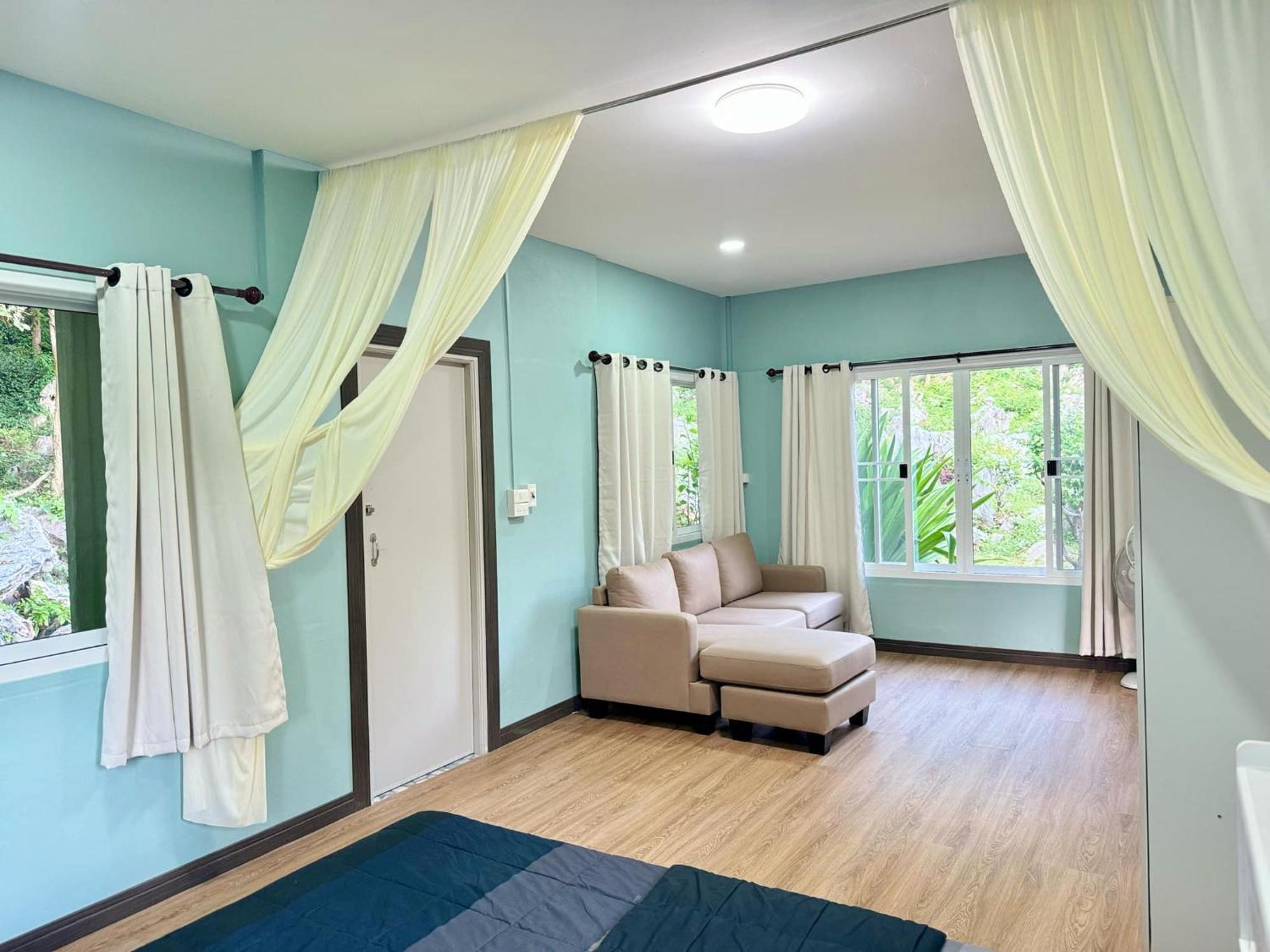 นพรัตน์การ์เด้นฮิลล์ Otel Uthai Thani Dış mekan fotoğraf